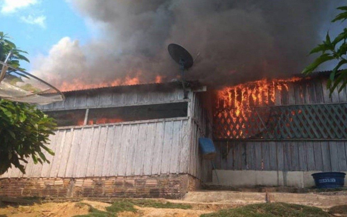 Cena de inc&ecirc;ndio.