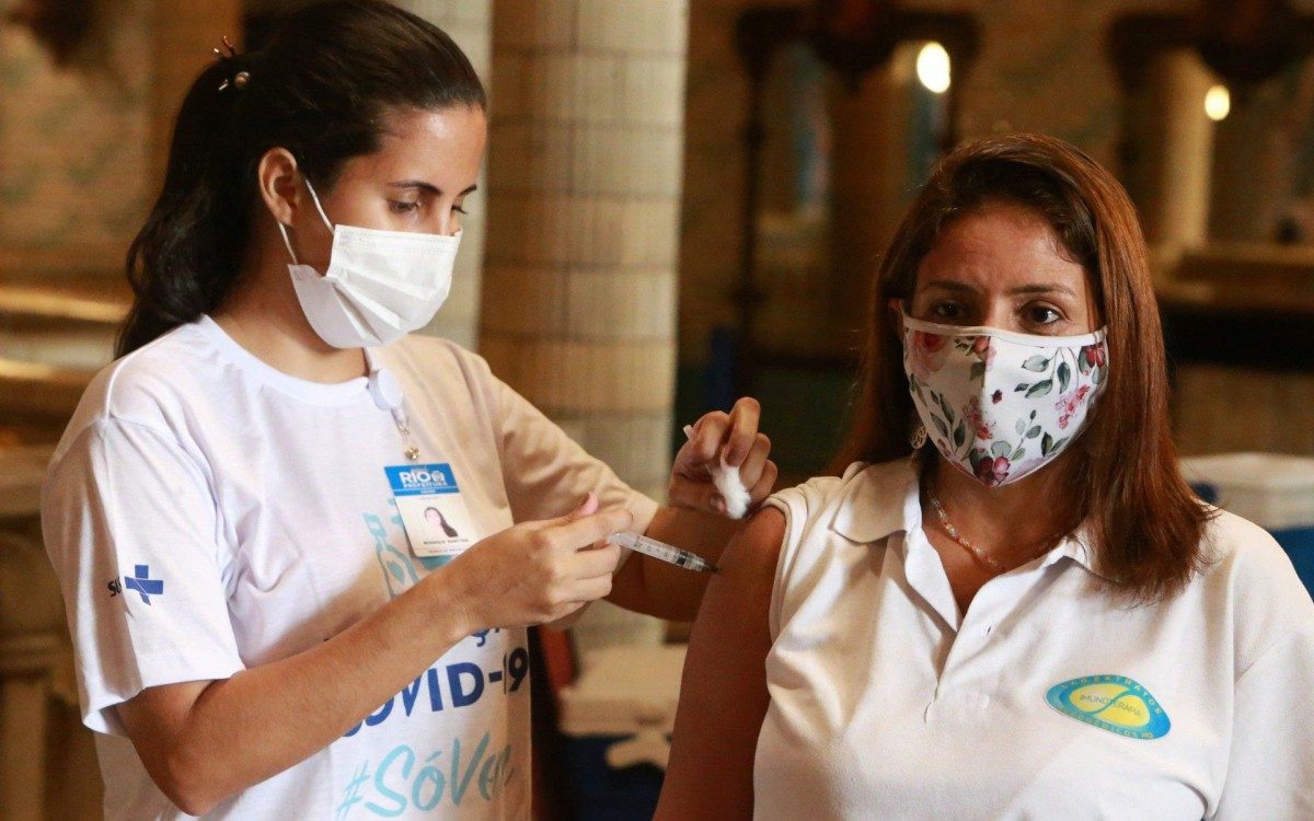 Inauguração de Posto de Vacinação no Teatro Municipal do Rio de Janeiro. - Daniel Castelo Branco
