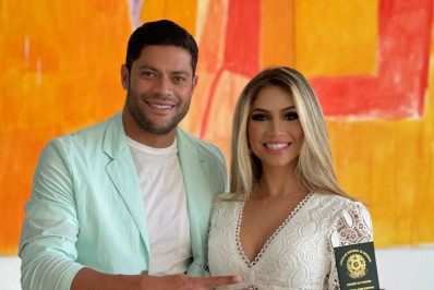 Fotos: Hulk comemora a formatura da mulher