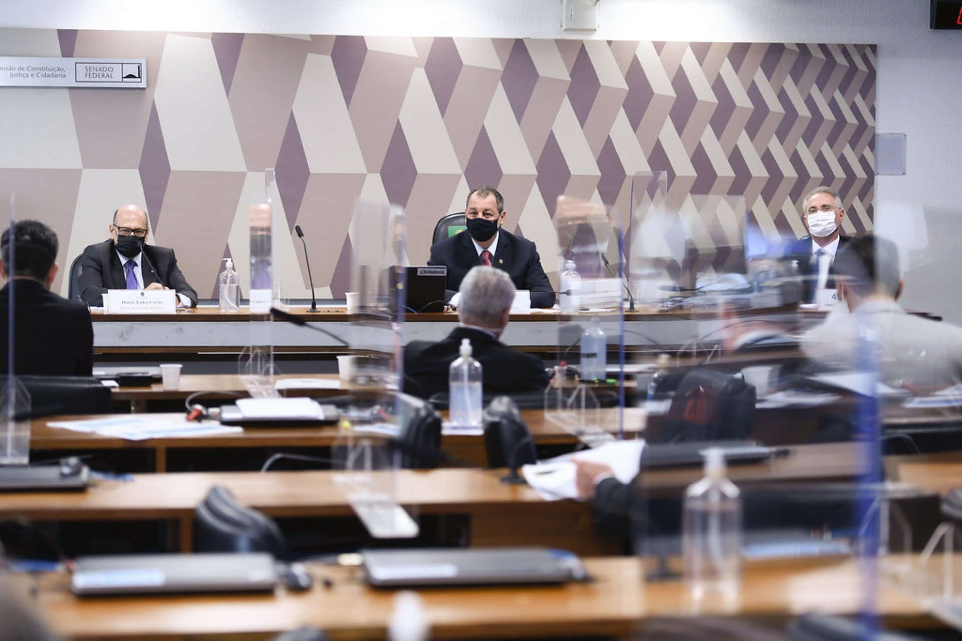 'Dose de refor&ccedil;o ser&aacute; necess&aacute;ria para todas as vacinas', afirma Dimas Covas