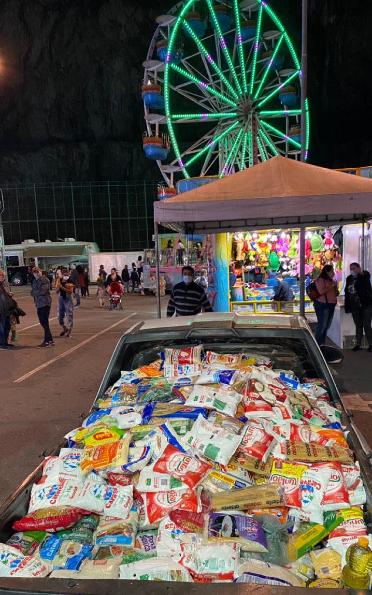 Shoppings de Nova Igua&ccedil;u arrecadam mais de 10 Toneladas de alimentos em menos de um m&ecirc;s.