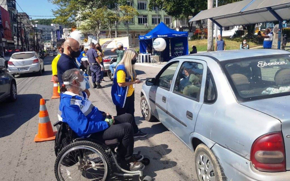 O objetivo &eacute; de conscientizar o motorista e reduzir o n&uacute;mero de acidentes de tr&acirc;nsito