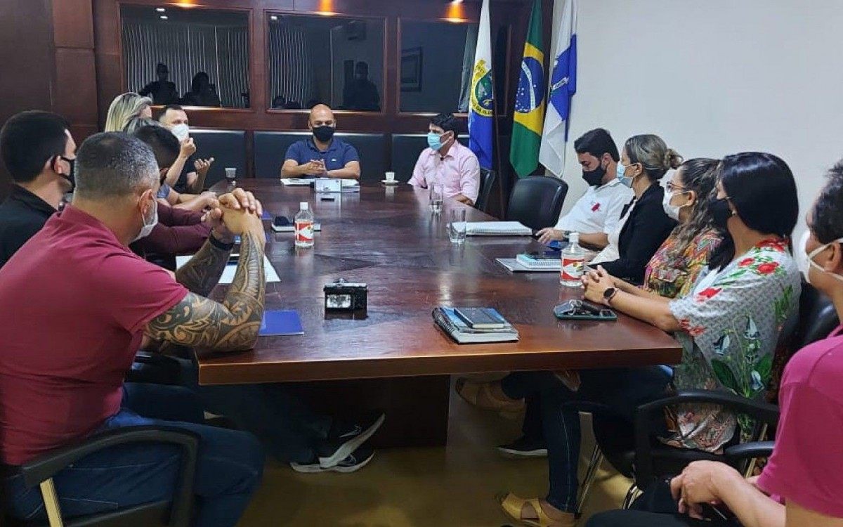 Prefeito F&aacute;bio do Pastel pontuou que o tema &eacute; de grande relev&acirc;ncia para o munic&iacute;pio e prop&ocirc;s um esfor&ccedil;o de trabalho coletivo