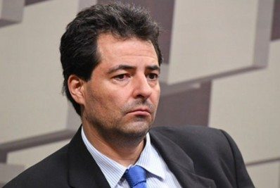 Em meio à crise hídrica, secretário de Guedes defende privatização da Eletrobras