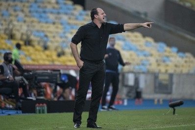 Ceni admite atuação ruim do Flamengo, mas aponta lado positivo em empate contra o Vélez