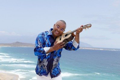 Live solidária do Cristo terá Dudu Nobre e Pretinho da Serrinha