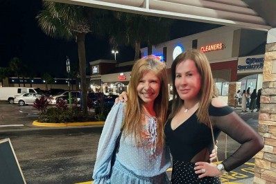 Zilu Godoi encontra viúva de Gugu Liberato nos Estados Unidos: 'Amiga querida'