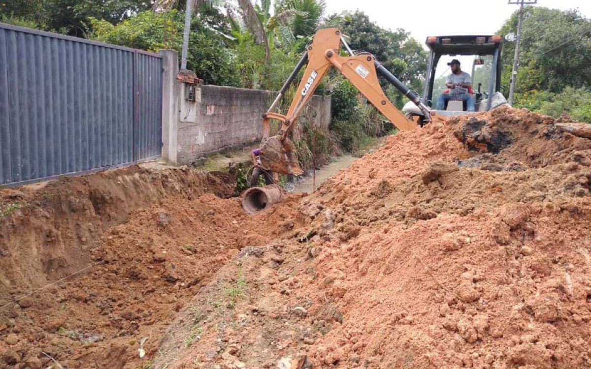 Reparos nas estradas ocorreu durante a semana, segundo o governo municipal