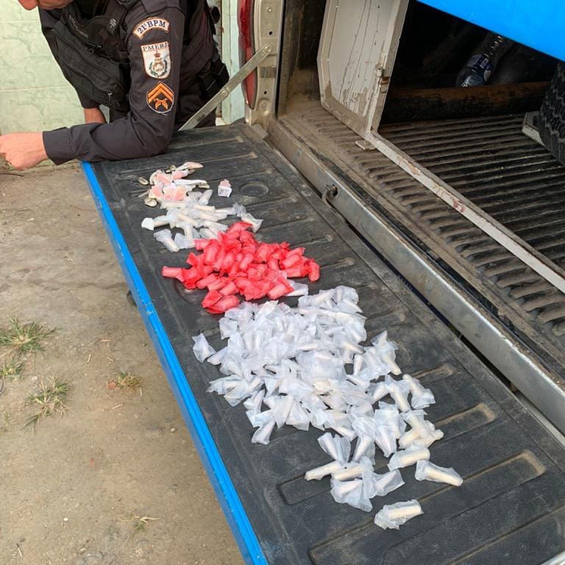 PM prende homem com maconha e coca&iacute;na em Meriti