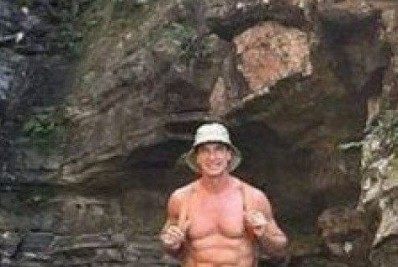 Aos 62 anos, Victor Fasano causa euforia na web com foto de sunga