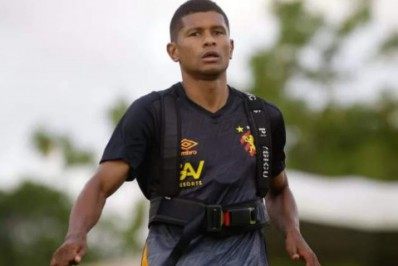 Ex-Flamengo, Márcio Araújo está de malas prontas para deixar o Sport