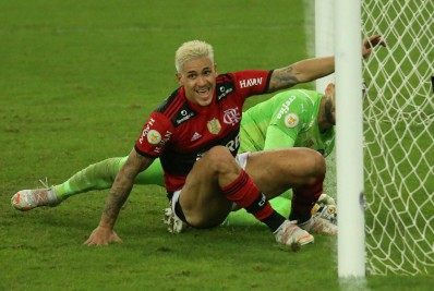 Comentarista critica compra de Pedro pelo Flamengo: 'Investimento desnecessário'