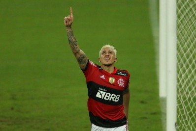 Flamengo entra com medida no STJD para conseguir 'desconvocação' de Pedro