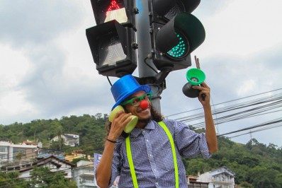 'Dom Cultural' documenta arte e rotina dos artistas de rua em curtas-metragens