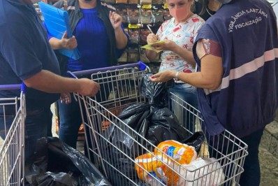 Mais de 50 kg de alimentos fora da validade é apreendido em mercado de Búzios