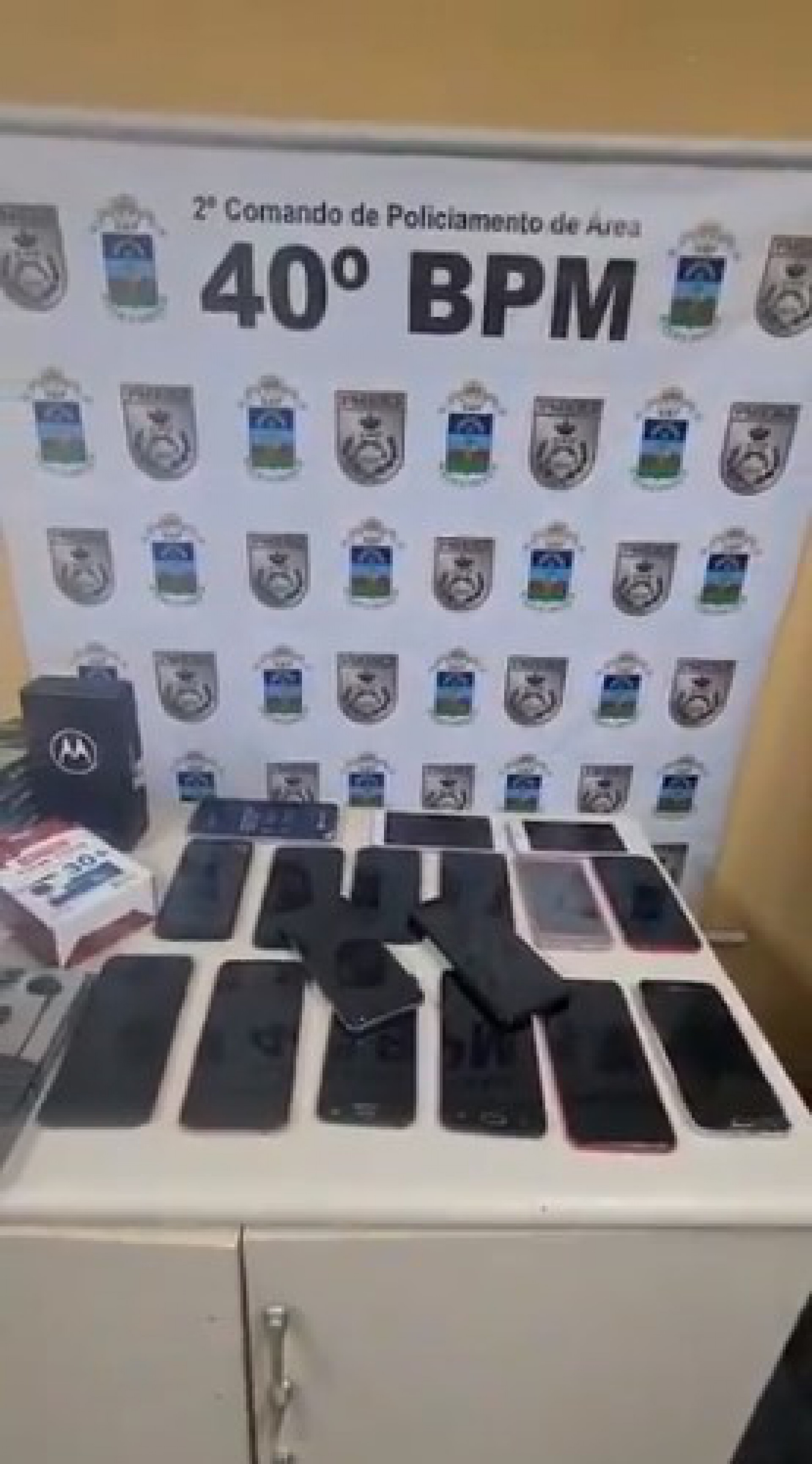 Polícia prende criminosos com carregamento de celulares na Zona Oeste