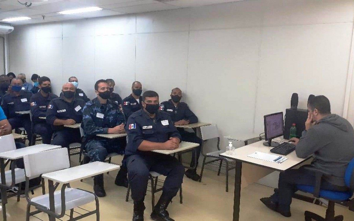 Teres&oacute;polis j&aacute; enviou 17 agentes de tr&acirc;nsito da Guarda para o curso de atualiza&ccedil;&atilde;o
