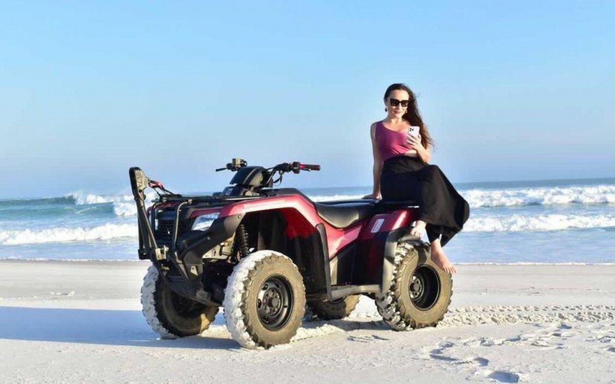 Influenciadora se intitula como "guia virtual"