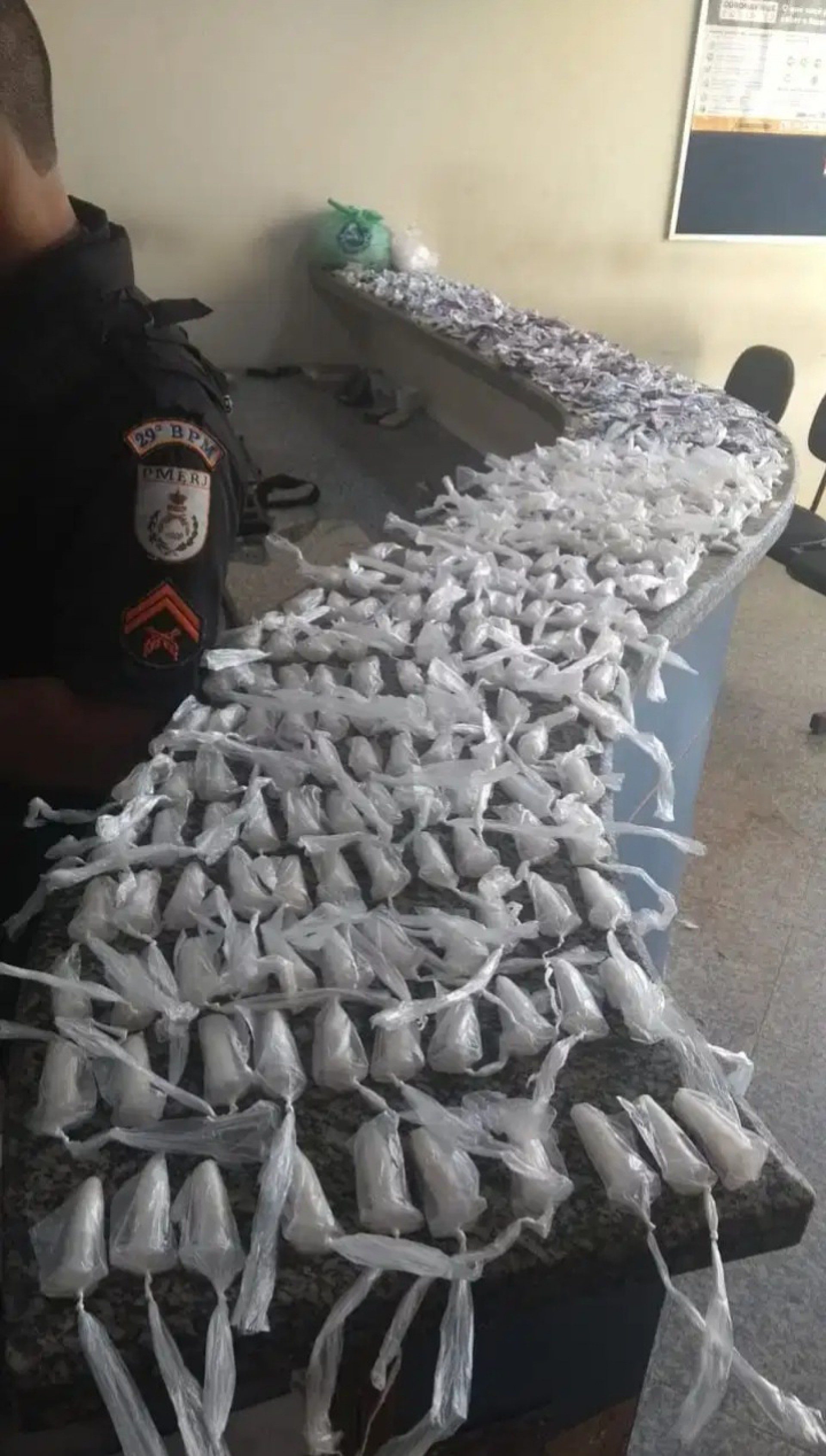 A&ccedil;&atilde;o do 29&deg; BPM apreende carga de drogas durante buscas em &aacute;rea de mata