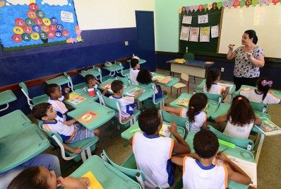 Educação divulga novo cronograma de processo seletivo para contratação de professores