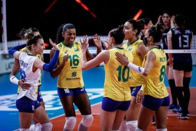 Em melhor atuação, seleção feminina de vôlei vence o Japão pela Liga das Nações