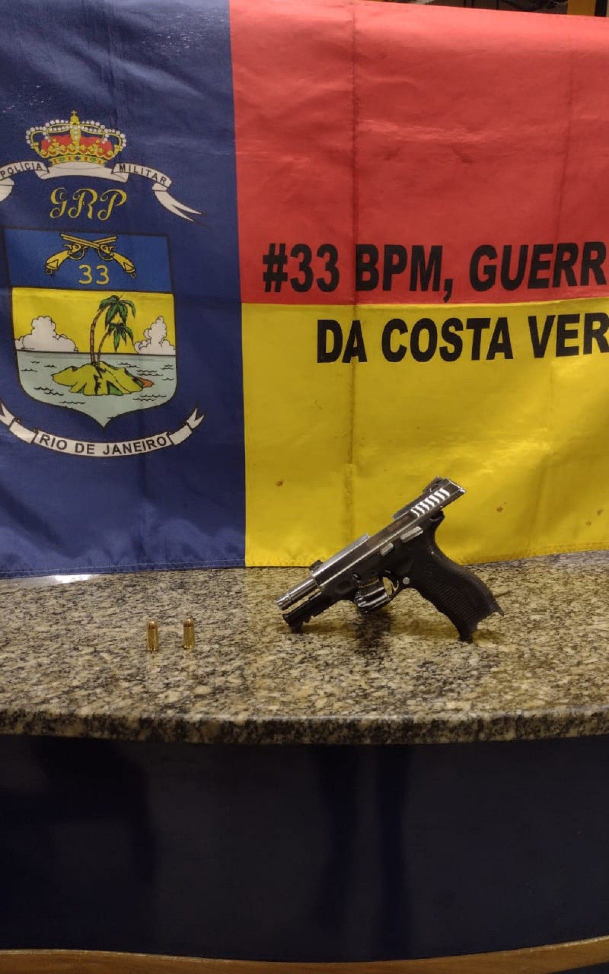 Pistola .40 com número raspado foi encontrada com o indivíduo