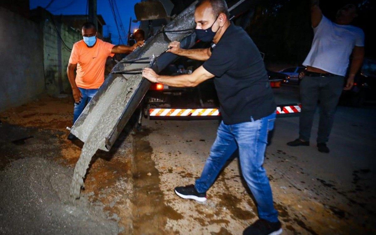 O prefeito Waguinho visitou S&atilde;o Leopoldo e verificou o andamento da obra