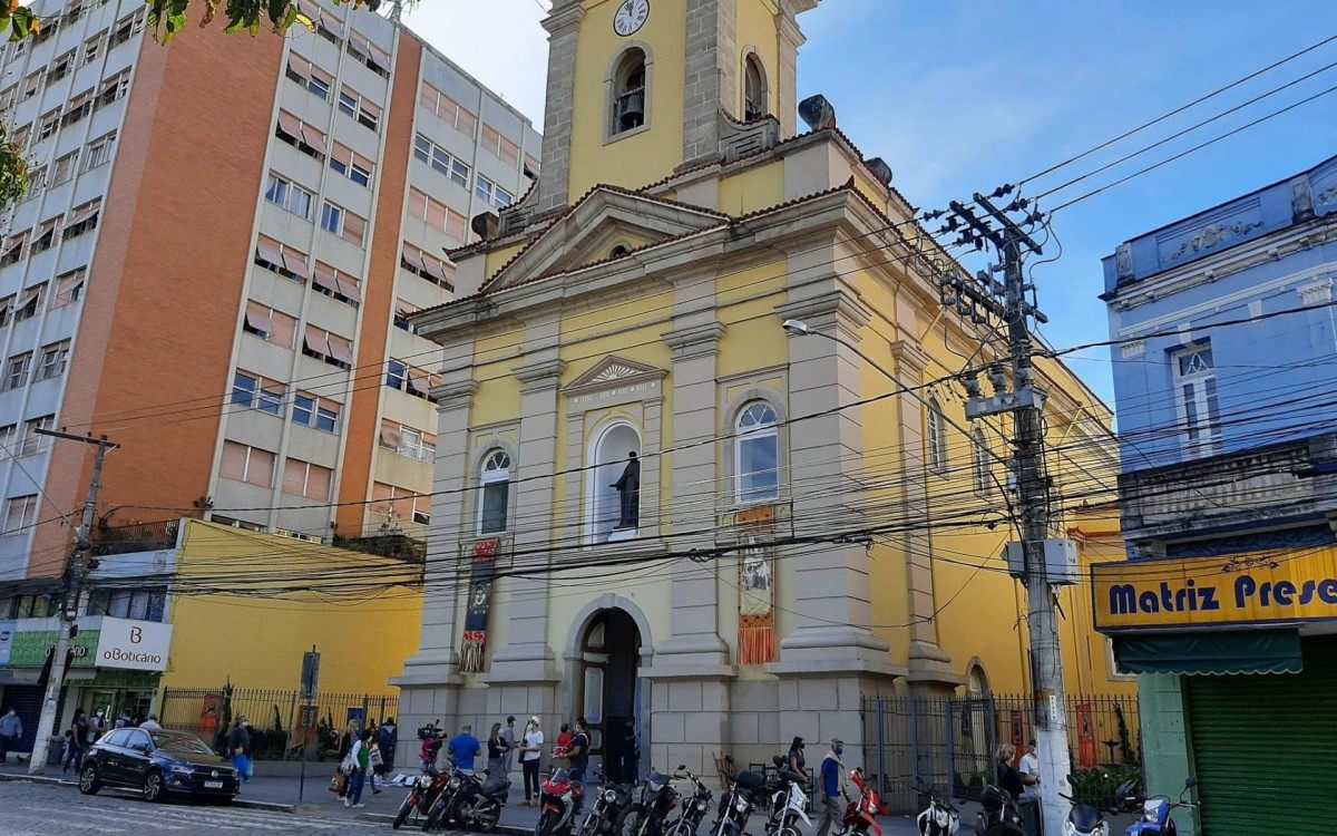 B&ecirc;n&ccedil;&atilde;o final do cortejo com o Sant&iacute;ssimo Sacramentona acontece na Catedral S&atilde;o Jo&atilde;o Batista