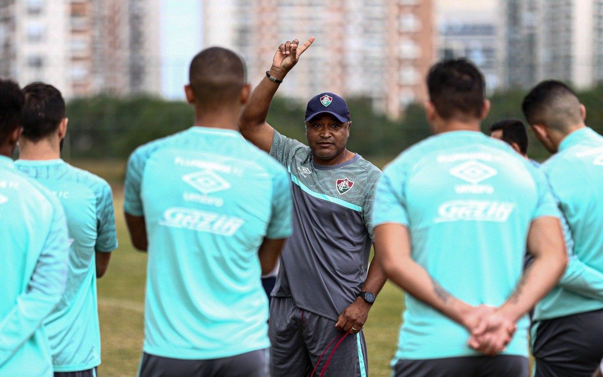 Agora como técnico, Roger Machado volta a disputar uma Copa do Brasil pelo Fluminense após ser herói do título de 2007 - Lucas Merçon/Fluminense