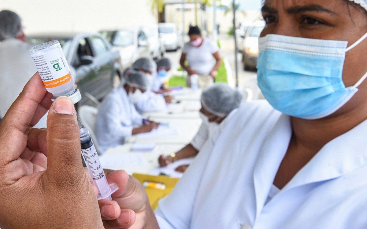 Vacina&ccedil;&atilde;o para esse grupo priorit&aacute;rio est&aacute; sendo aplicada mediante apresenta&ccedil;&atilde;o de laudo m&eacute;dico.
