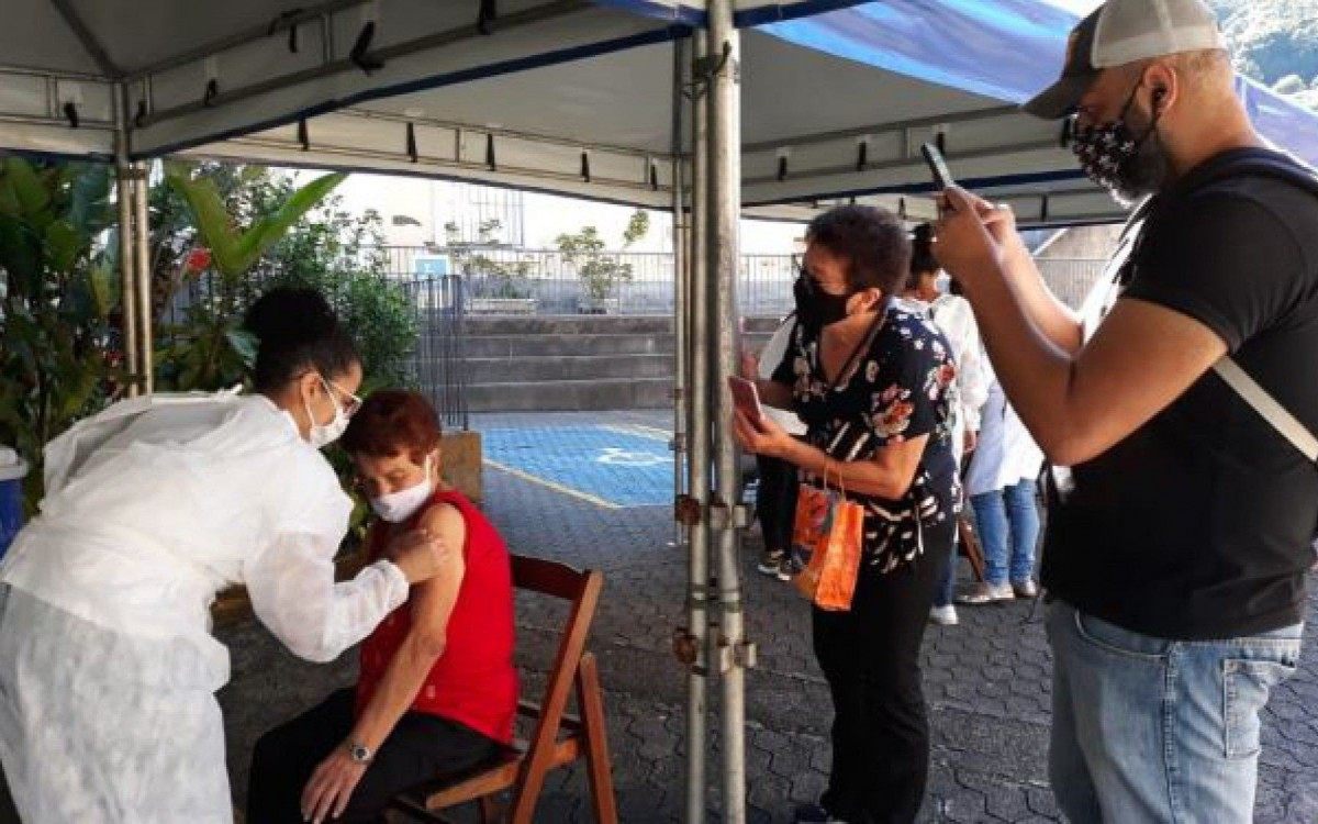 Vacina&ccedil;&atilde;o para esse p&uacute;blico-alvo segue determina&ccedil;&atilde;o do Minist&eacute;rio da Sa&uacute;de