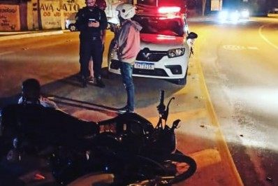Motociclistas se envolvem em colisão frontal em Búzios