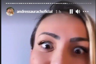 Andressa Urach faz anúncio de vibrador