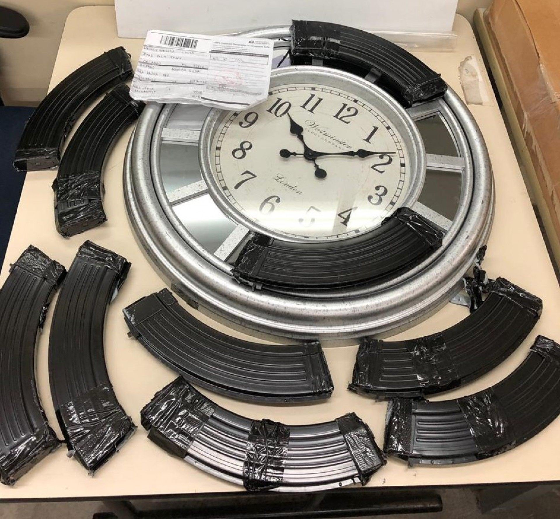 Carregadores encontrados em pneus no Galeão: apreensão deu início à investigação
- Divulgação / PF