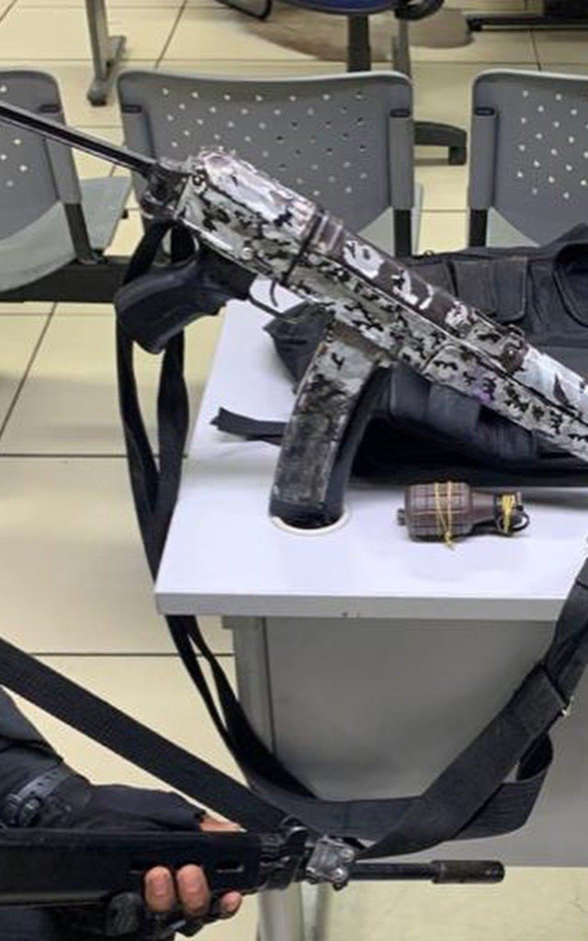 A ocorr&ecirc;ncia com a granada e o fuzil foram registrada na 54&ordf; DP