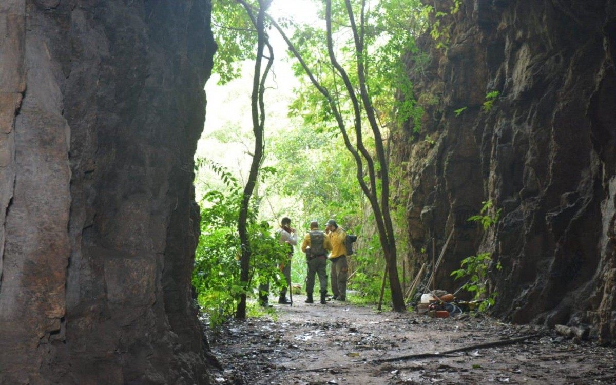 Entrada das grutas de Ino&atilde;