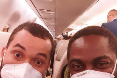 Ai, Brasil! Lázaro Ramos se encanta ao esbarrar com Gil em viagem