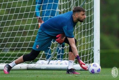 0800: Barça mira a contratação do trio Donnarumma, Wijnaldum e Depay