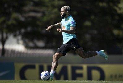 Jornalistas acham 'precipitado' trocar Gabigol por Gabriel Jesus na seleção