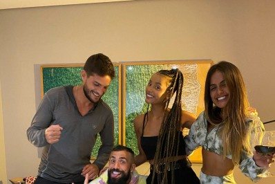 André entrega casais do 'No Limite': 'Segurando vela?'