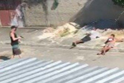 Jovens são assassinados em Nova Iguaçu