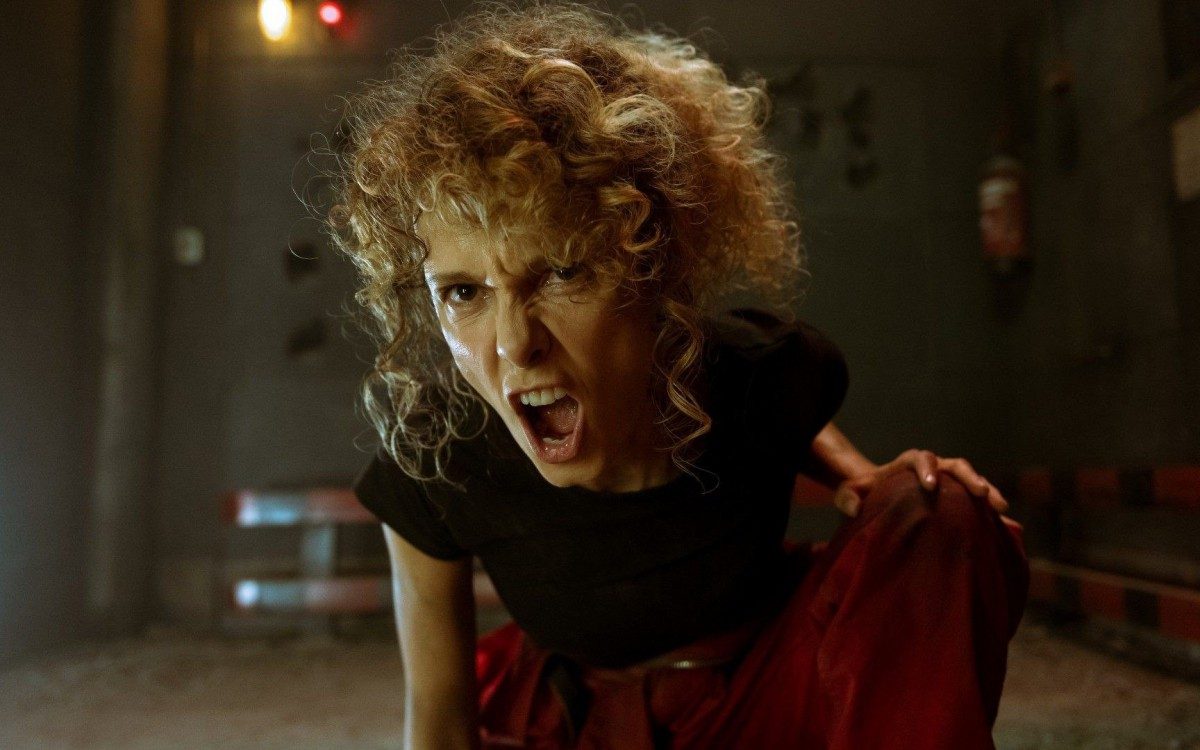 LA CASA DE PAPEL (L to R) ESTHER ACEBO as ESTOCOLMO in episode 02 of LA CASA DE PAPEL. Cr. TAMARA ARRANZ/NETFLIX &copy; 2020