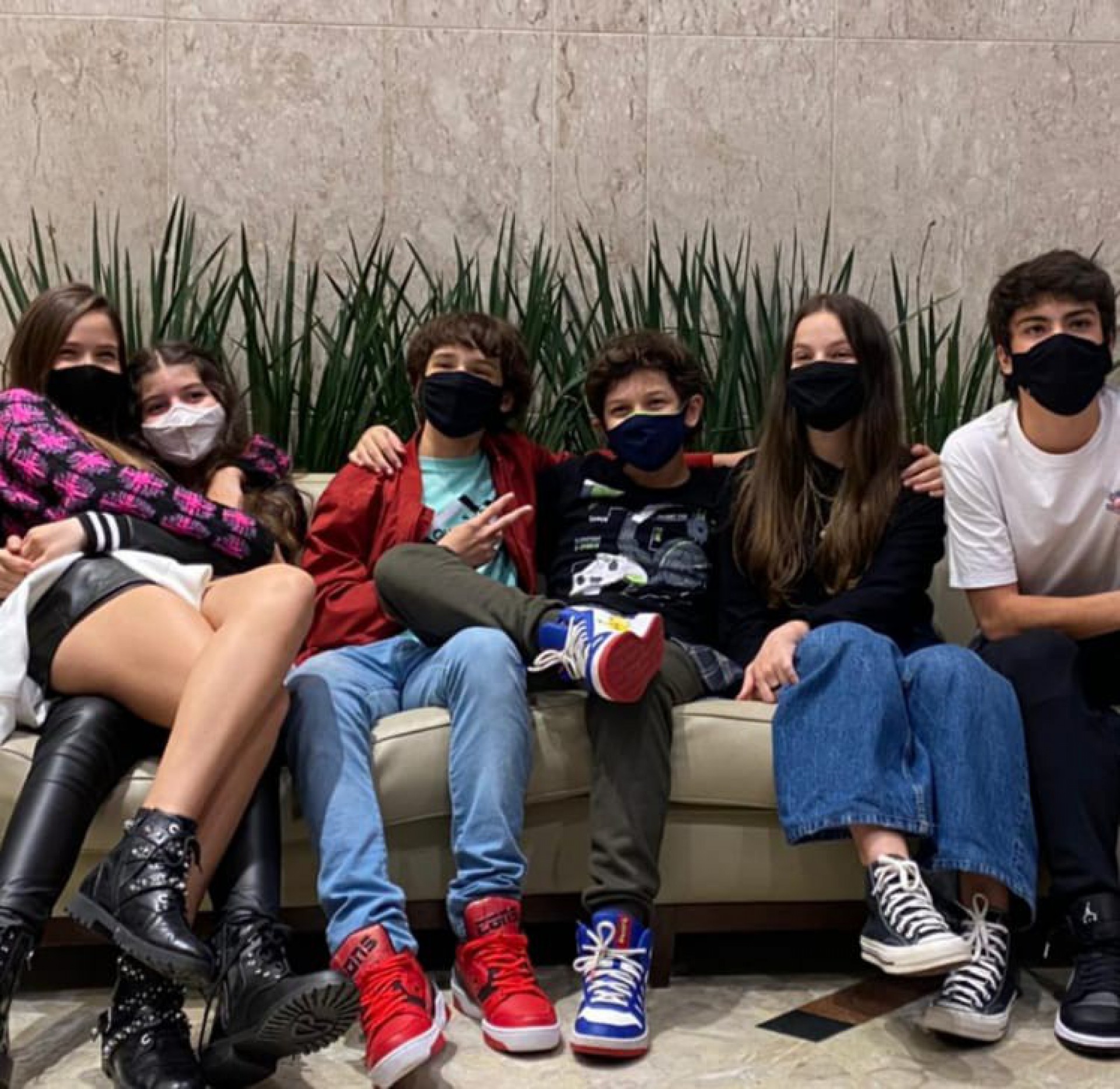 Atores mirins de 'G&ecirc;nesis' promovem encontro divertido no &uacute;ltimo cap&iacute;tulo de fase da trama