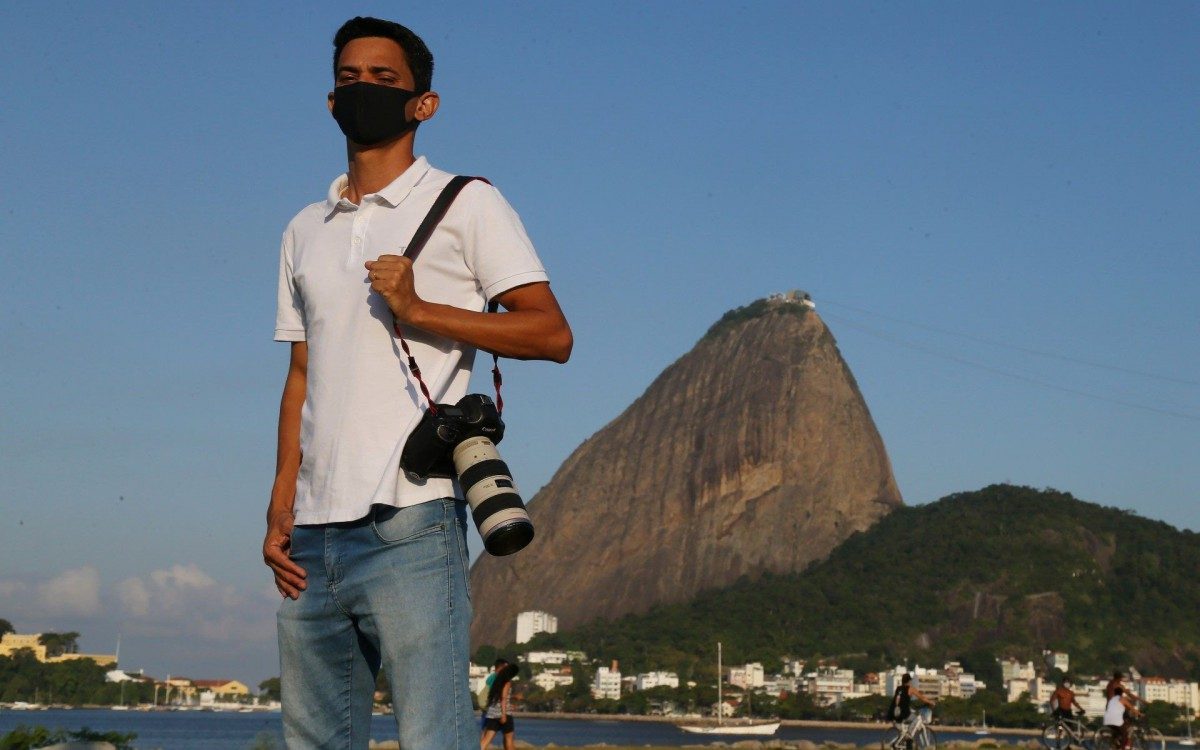 ESPECIAL 70 ANOS JORNAL O DIA - NA foto o fotojornalista do JORNAL O DIA / MEIA HORA, Luciano Belford.