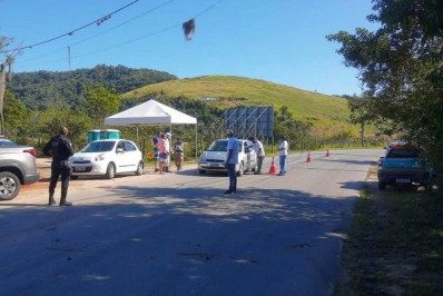 Com barreiras instaladas, Prefeitura de Saquarema intensifica a fiscaliza&ccedil;&atilde;o no munic&iacute;pio - Divulga&ccedil;&atilde;o/ Prefeitura