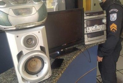 PM prende mulher que orientou menores a realizarem furtos em Mendes