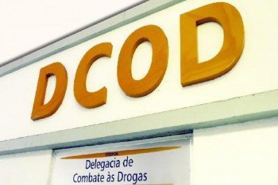 Polícia Civil prende irmãos que traficavam drogas em Saquarema