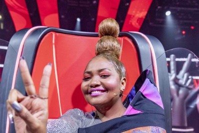 Gaby Amarantos - Gaby Amarantos ( Técnica ).
      Caption