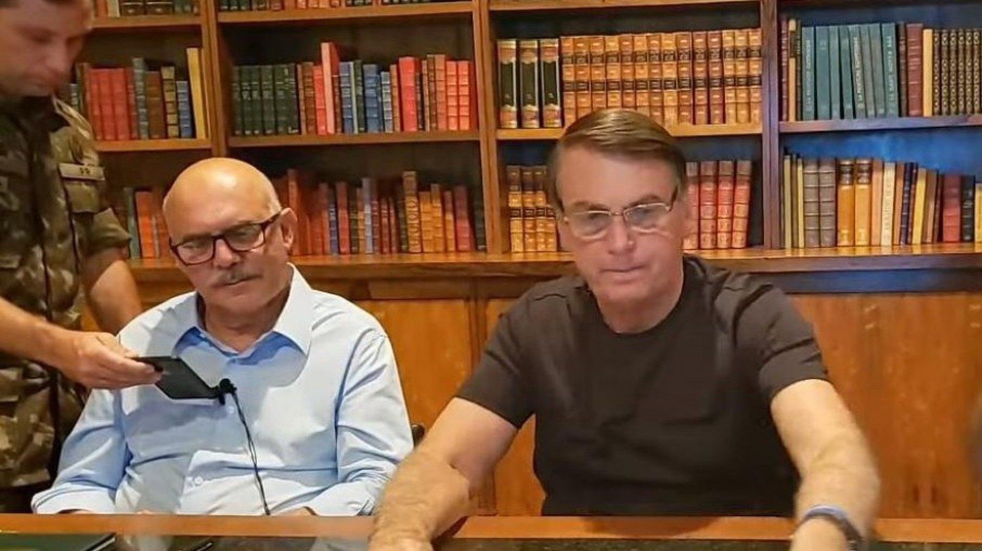 Bolsonaro durante live nas redes socias