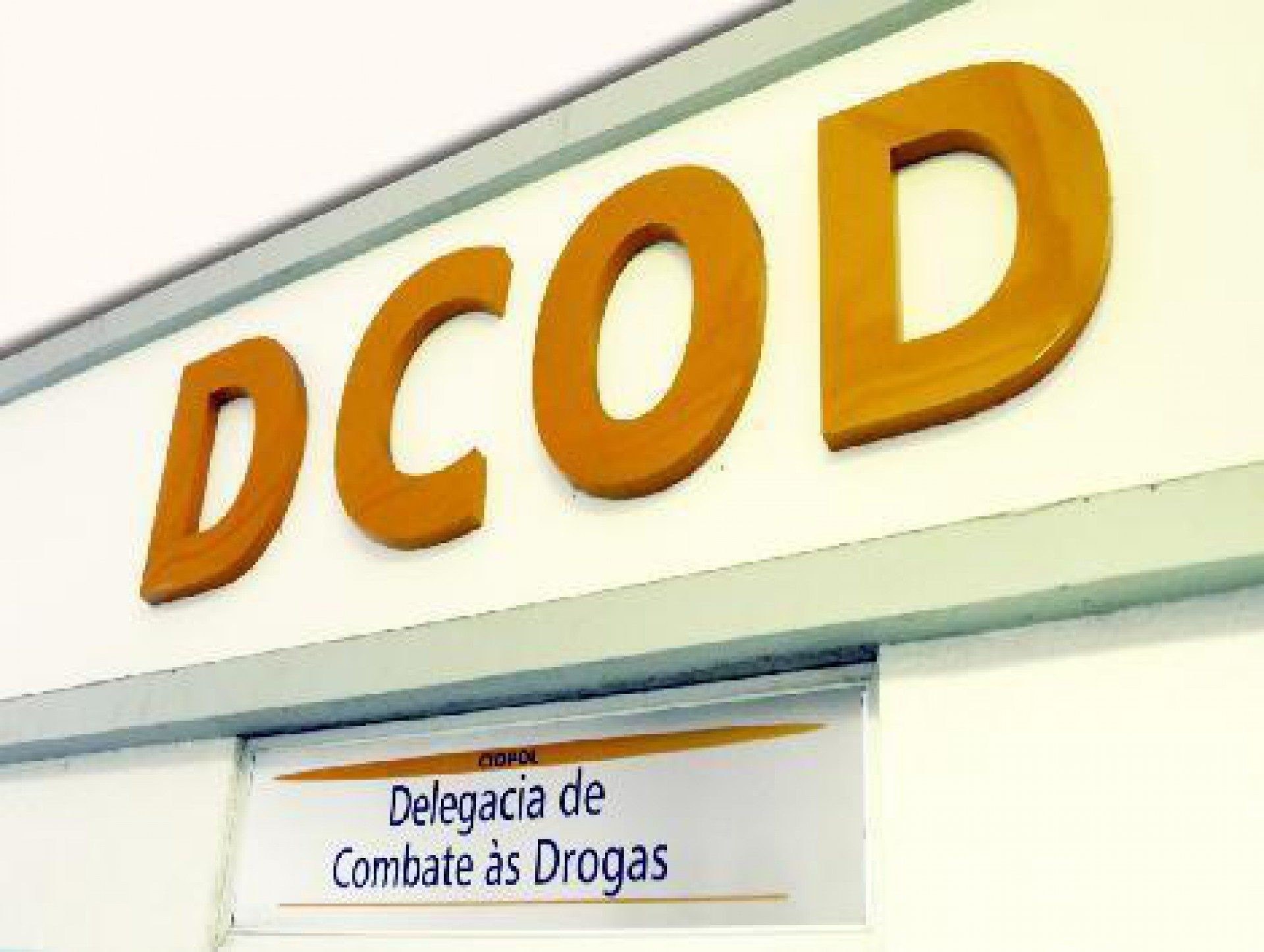 Pol&iacute;cia Civil prende irm&atilde;os que traficavam drogas em Saquarema